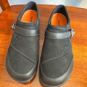 MERRELL Dassie buckle leather black slip-on shoes.  J69078 Size 8
